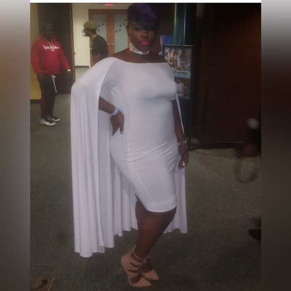 All white Bodycon capped dress - Picture 7 of 7